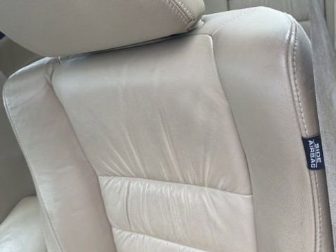 Used 2011 Honda Accord EX-L image 2