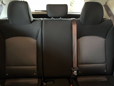 Used 2025 Kia Soul LX w/ LX Technology Package FWD image 36
