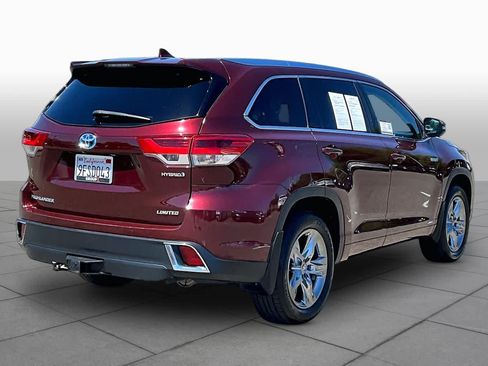 Used 2017 Toyota Highlander Limited Platinum AWD/4WD image 12