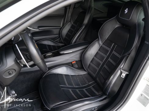 Used 2015 Ferrari F12 Berlinetta image 12