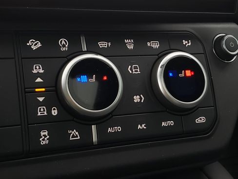 New 2026 Land Rover Defender 110 X-Dynamic SE image 24