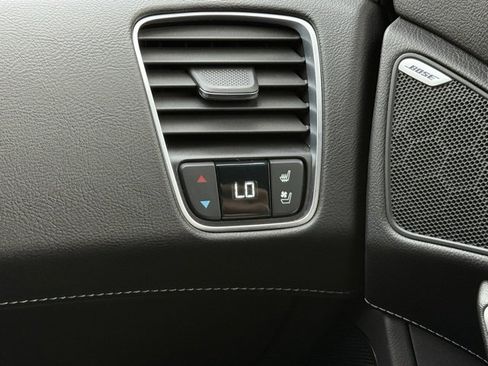 Used 2014 Chevrolet Corvette Z51 w/ 2LT Preferred Equipment Group image 29