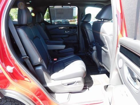 New 2025 Honda Pilot TrailSport image 28