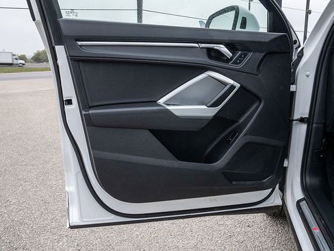 Used 2021 Audi Q3 2.0T Premium w/ Convenience Package image 10