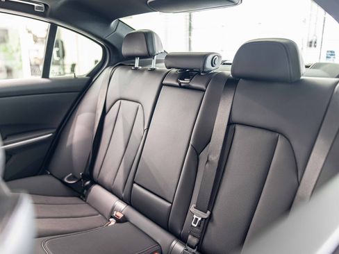 Used 2024 BMW 330i xDrive 330i xDrive w/ Premium Package image 33