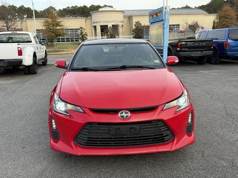Used 2014 Scion tC image 2