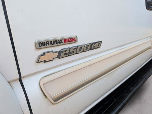 Used 2004 Chevrolet Silverado 2500 LT RWD image 28