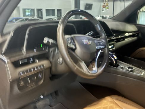 Used 2023 Cadillac Escalade Sport w/ LPO, ONYX Package AWD/4WD image 5