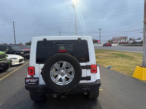 Used 2016 Jeep Wrangler Unlimited Sahara w/ Connectivity Group image 4