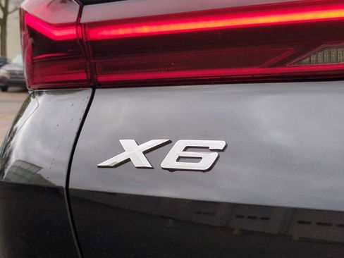 Used 2026 BMW X6 xDrive40i w/ Climate Comfort Package image 13