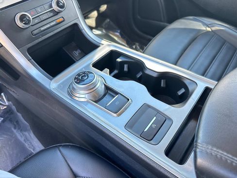 Used 2024 Ford Edge SEL image 25