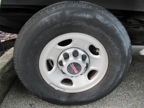 Used 2021 GMC Savana 2500 w/ Driver Convenience Package RWD image 5