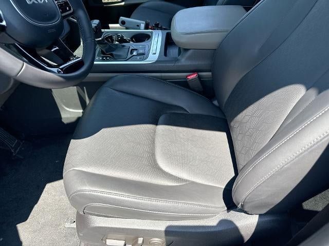 Used 2026 Kia Carnival FWD image 20