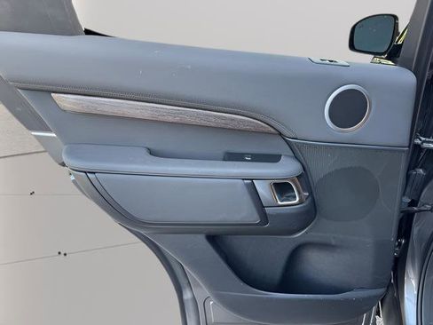 Used 2019 Land Rover Discovery HSE image 29