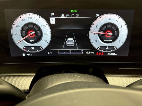 Used 2025 Kia Sportage SX AWD/4WD image 9