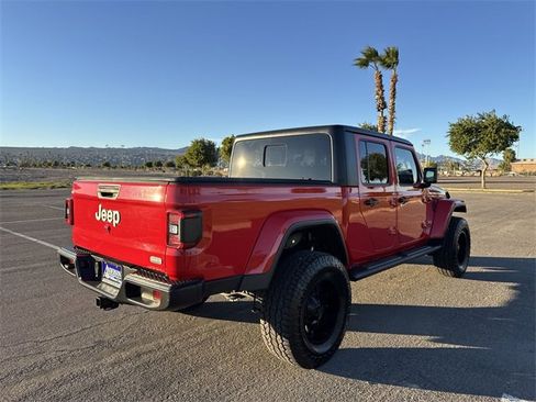 Used 2020 Jeep Gladiator Overland image 5