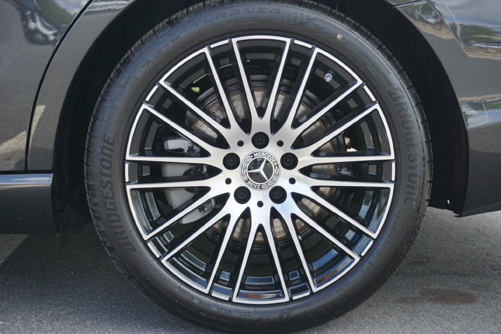 Used 2025 Mercedes-Benz C 300 4MATIC Sedan image 19