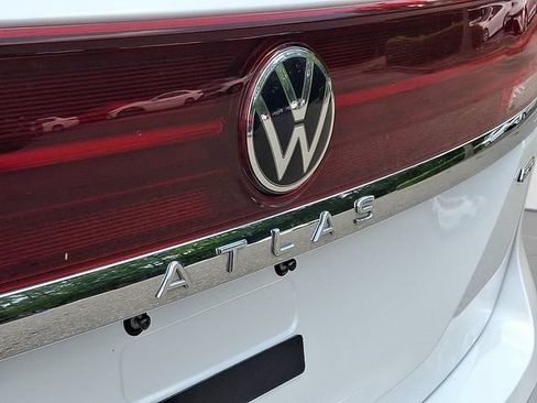 Used 2024 Volkswagen Atlas SEL Premium R-Line AWD/4WD image 32