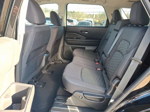 Used 2022 Nissan Pathfinder S image 10