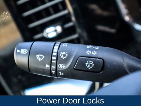 Used 2025 Chevrolet Silverado 2500 LT w/ Convenience Package image 27