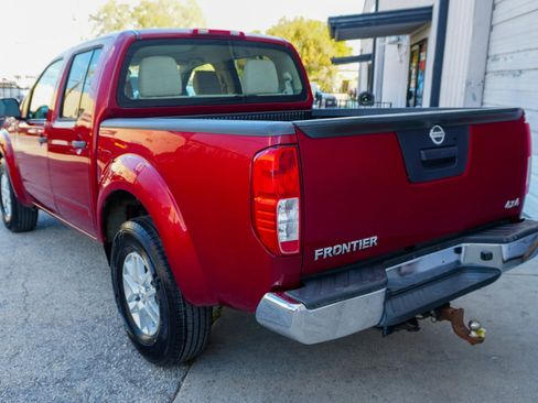 Used 2016 Nissan Frontier SV image 5