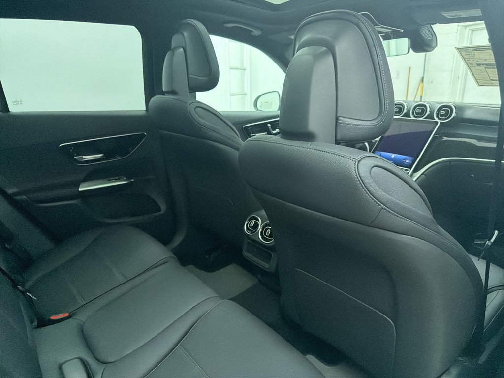 Used 2026 Mercedes-Benz GLC 300 4MATIC image 24