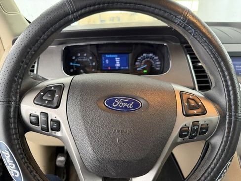 Used 2016 Ford Taurus SE FWD image 14