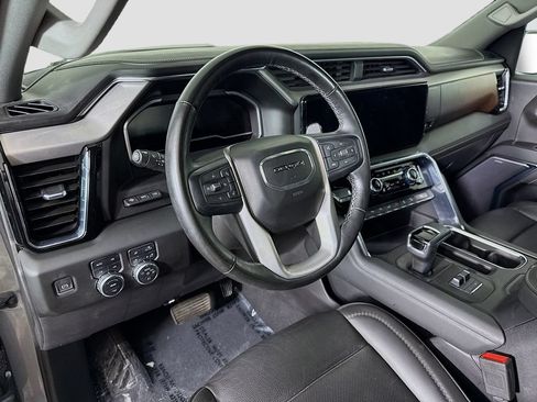 Used 2023 GMC Sierra 1500 Denali w/ Technology Package AWD/4WD image 9