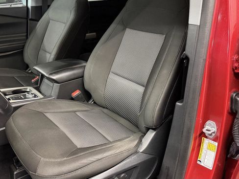 Used 2022 Ford Explorer XLT image 12