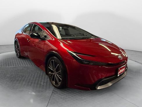 Used 2026 Toyota Prius XLE AWD/4WD image 1