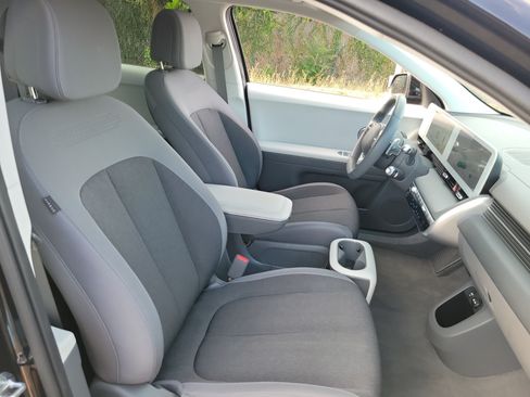 Used 2024 Hyundai Ioniq 5 SEL RWD image 23