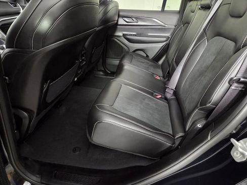 Used 2025 Jeep Grand Cherokee Altitude image 23