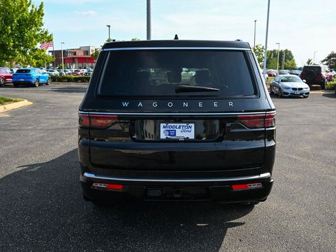 Used 2024 Jeep Wagoneer 4WD image 6