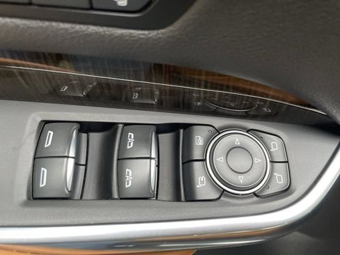 Used 2020 Cadillac XT4 Premium Luxury image 10