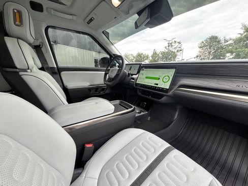 Used 2022 Rivian R1T Adventure AWD/4WD image 18