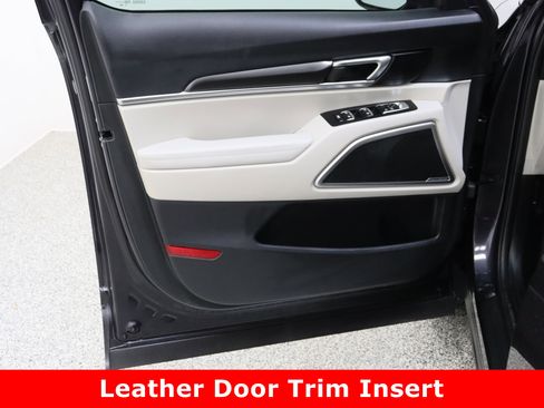 Used 2025 Kia Telluride S image 12