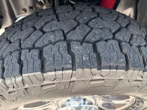Used 2016 Ford F250 King Ranch w/ FX4 Off-Road Package AWD/4WD image 4