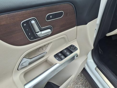 Used 2023 Mercedes-Benz GLB 250 image 18