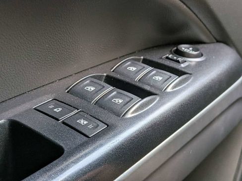 Used 2021 Chevrolet Colorado LT w/ LT Convenience Package RWD image 28