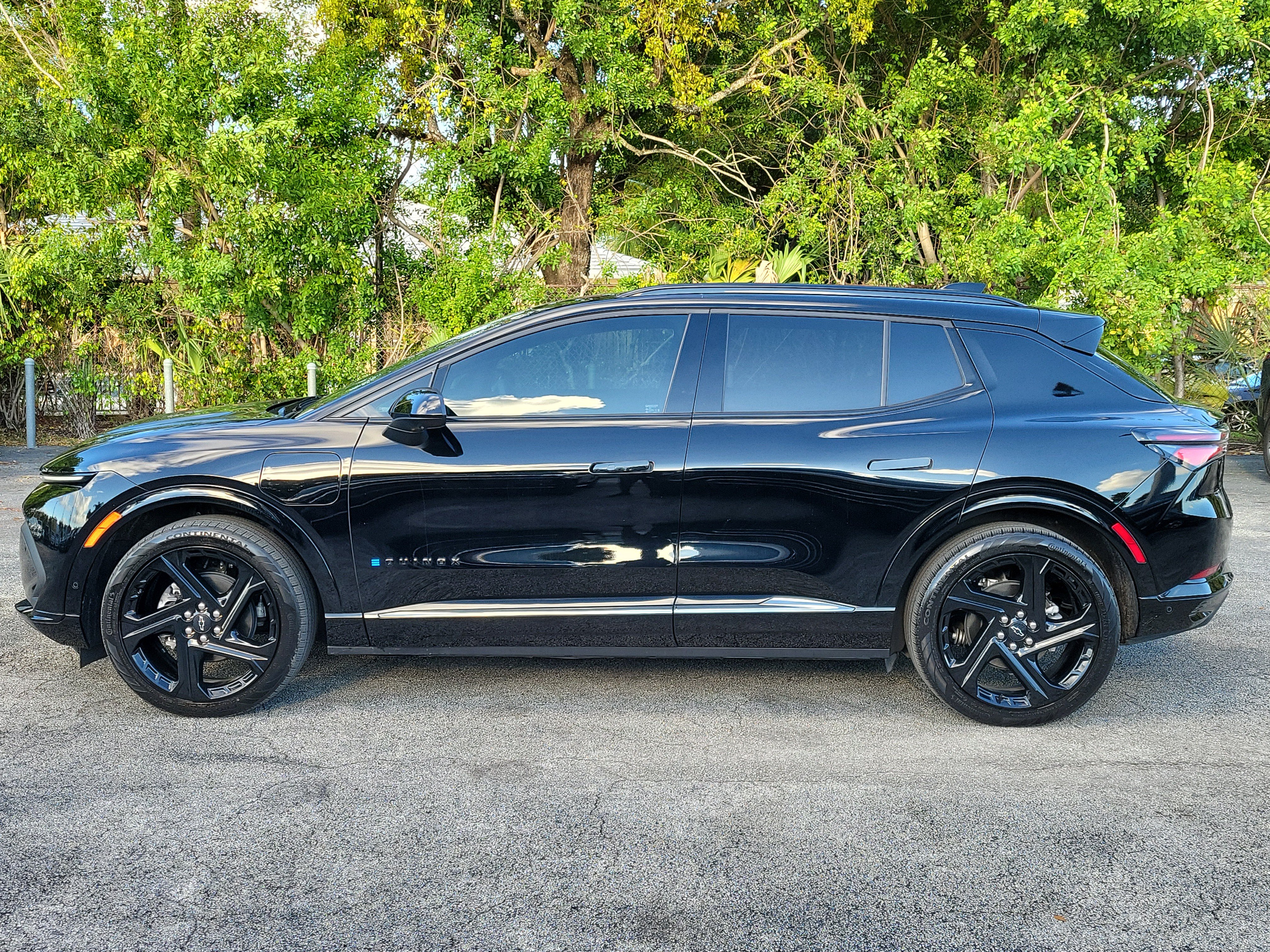 Used 2024 Chevrolet Equinox EV RS FWD image 6