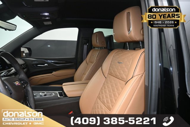 Used 2023 Cadillac Escalade Sport w/ LPO, ONYX Package AWD/4WD image 8