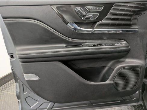 Certified 2022 Lincoln Corsair AWD w/ Equipment Group 101A image 8