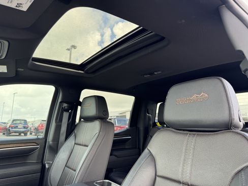 Used 2025 Chevrolet Silverado 1500 High Country image 27