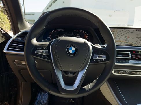 Used 2023 BMW X5 xDrive40i w/ Premium Package image 15