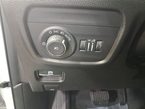 Certified 2023 Jeep Grand Cherokee L Limited image 28