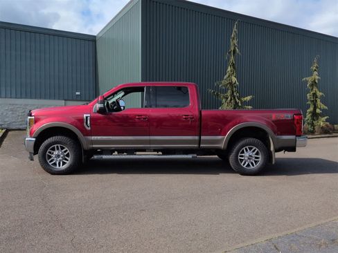 Used 2019 Ford F350 Lariat image 3