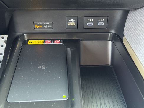 Used 2026 Toyota Camry SE FWD image 27