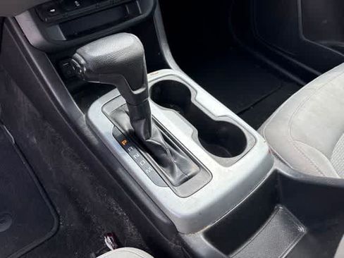 Used 2016 Chevrolet Colorado LT w/ LT Convenience Package RWD image 18