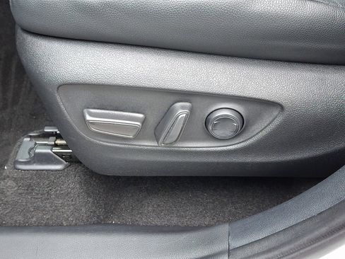 Used 2024 Toyota Grand Highlander XLE image 27