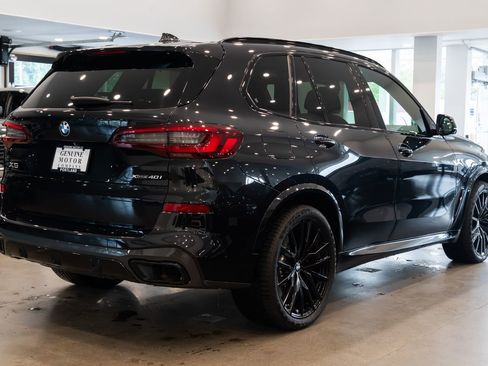 Used 2021 BMW X5 xDrive40i w/ M Sport Package AWD/4WD image 4